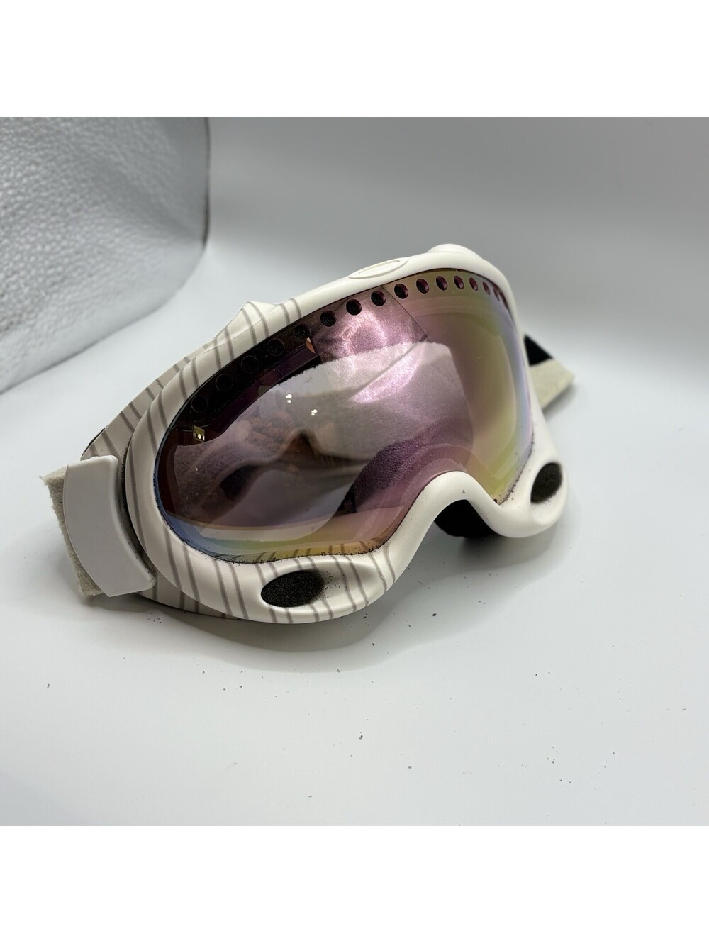 Oakley A-Frame Y2K White Goggles Vintage Rare READ CONDITION w/ Bag - Picture 6 of 9